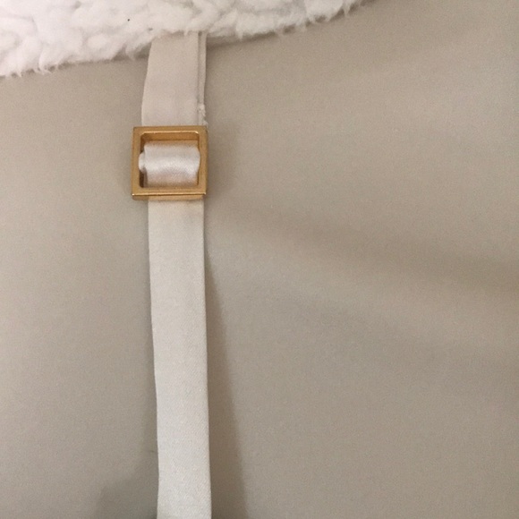 ❌SOLD❌EXPRESS ivory silk camisole - Picture 4 of 8